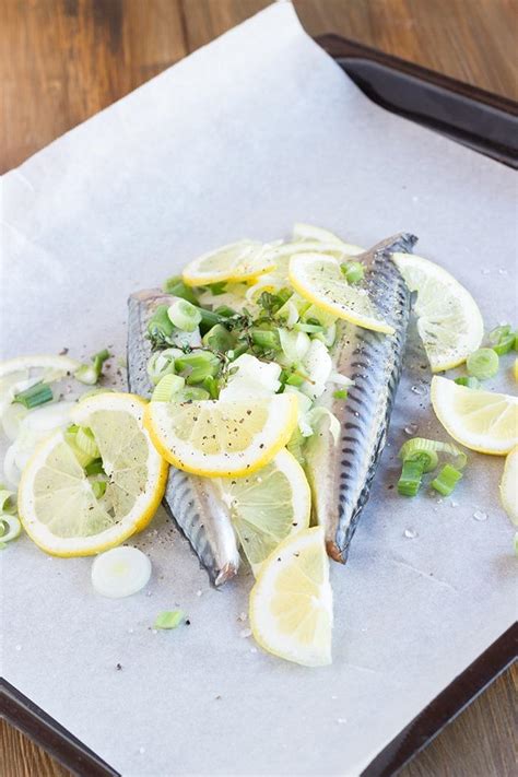 Maquereaux En Papillote Au Citron Et Aux Oignons Nouveaux