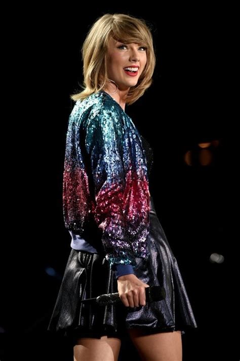 Taylor Swift's Live Performance Photos | Photo 8 | TMZ.com