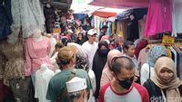 Pasar Tanah Abang Ramai Pengunjung Jelang Ramadan Pedagang Senang