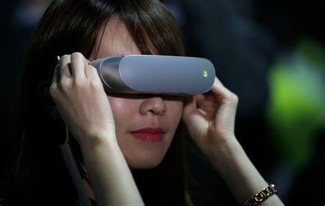 Lg Unveils Its Sleek And Beautiful 360 Vr Headset