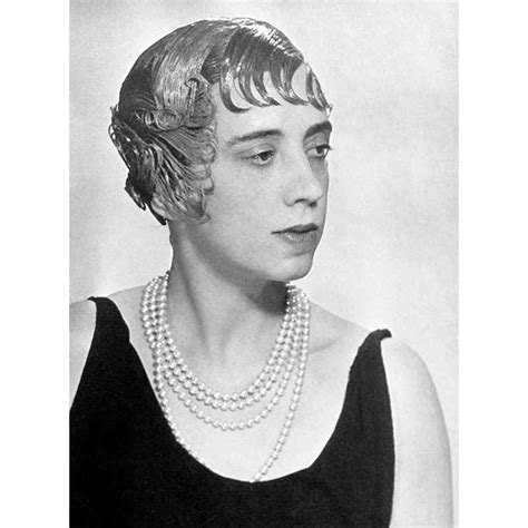 Elsa Schiaparelli Portrait Pearl Necklace Plated Blonde Hairstyle