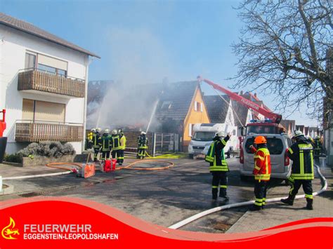 Gemeinde Eggenstein Leopoldshafen Carportbrand Greift Auf Wohngeb Ude