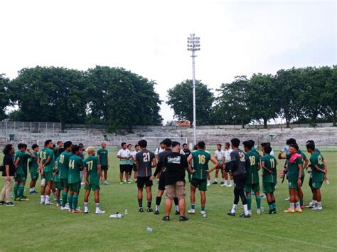 Latihan Persebaya di Stadion 10 November - Suara Surabaya