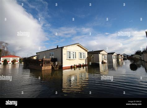 Flooding in Laleham, near Chertsey Surrey UK 2014 Stock Photo - Alamy