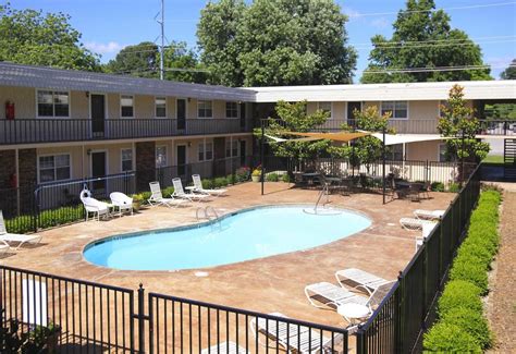 North Creekside Apartments - Fayetteville, AR 72703