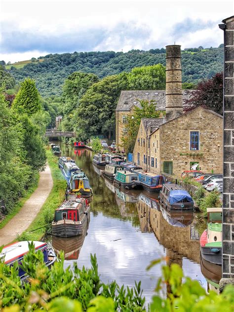 Rochdale Canal running through Hebden Bridge, West... - Photography