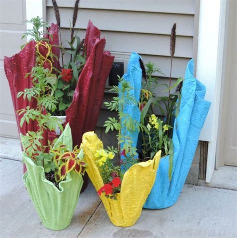 Step By Step Diy To Create Cement Planter With Old Towel Diy Concrete Planters Plant Pot Diy