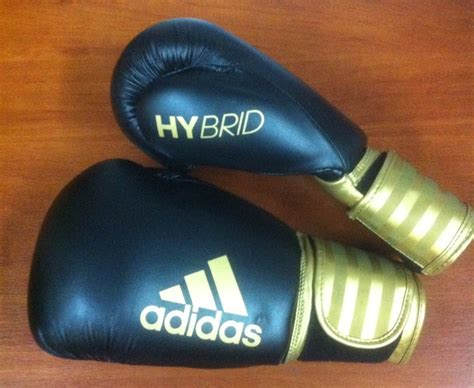 Перчатки для бокса Hybrid Adidas (черно –золотые)