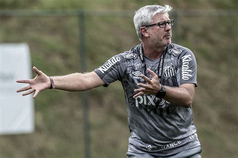 Odair Hellmann Foto Ivan Storti Santos Fc Santos Futebol Clube