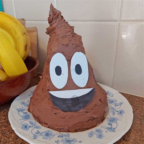 DIY Poo Emoji Cake - DIY Party Central