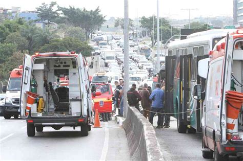 Acidente Entre Nibus Do Move Deixa Pessoas Feridas Em Bh Estado De