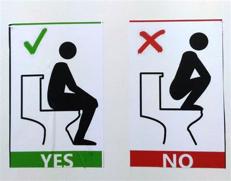 Веселые картинки. В переходе на «Фрунзенскай» воду с потолка собирают в ...