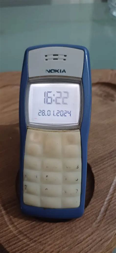 Nokia 1100 tuşlu telefon çalışır aktif durumda Sabit ve Telsiz