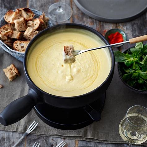 Schweizer Käsefondue Rezept ESSEN UND TRINKEN