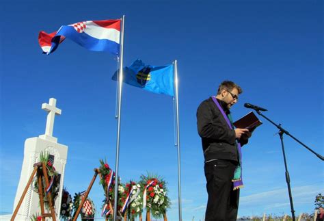 Slobodna Dalmacija Nakon Odvođenja Svećenika Vjernici U šoku Bio Je