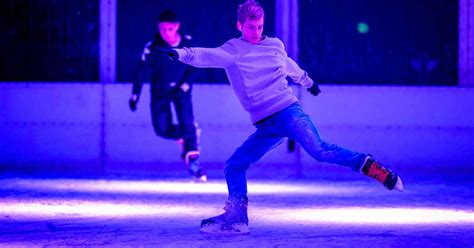 Eisbahn Am Alten Zoll In Bonn Er Ffnet