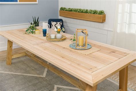 DIY Outdoor Dining Table - Home Improvement Projects to inspire and be ...