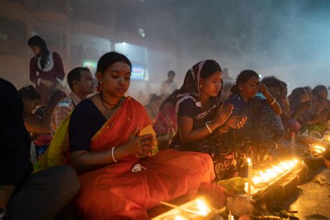 Narayanganj Dhaka Bangladesh On November Devotees Offering