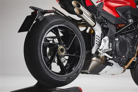 MV Agusta Brutale 1000 RS prezzo velocità scheda e rilevamenti