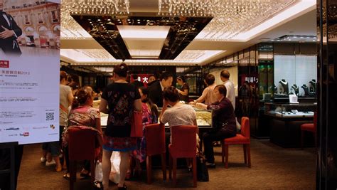 Hong Kong Tours The World Of Chow Tai Fook Jewellery Company — J3