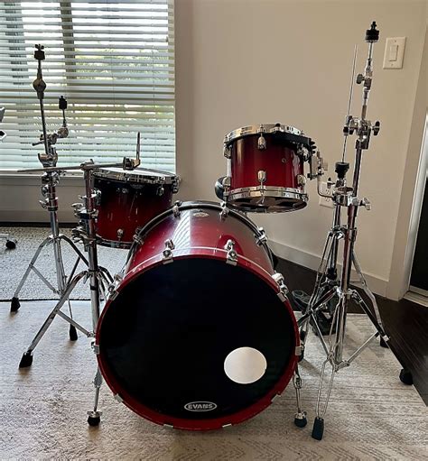 3 Piece Tama Starclassic Maple Crimson Fade Drum Set With Reverb