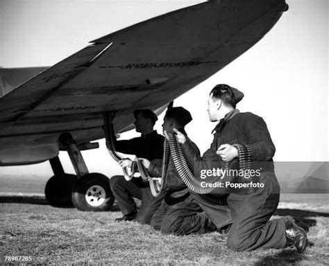 The Supermarine Spitfire Photos Et Images De Collection Getty Images