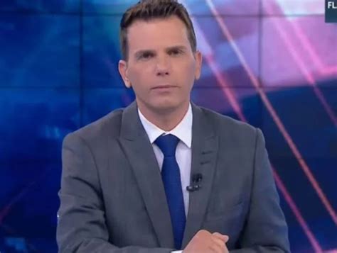 Apresentador Da Record Chora Ao Noticiar Que Foi Assaltado Antes De