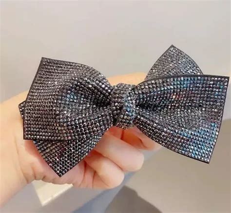 Pinza para el pelo con diamantes de imitación Papilloo de color gris