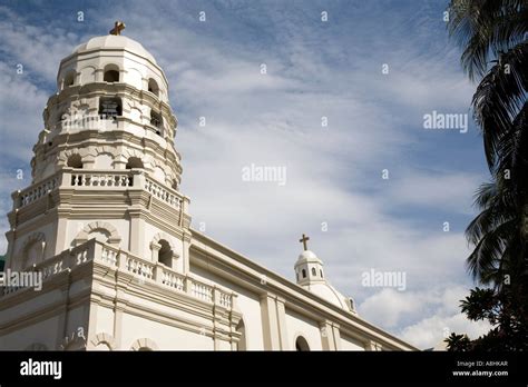 Santa Cruz Parish Church, Manila Philippines Stock Photo - Alamy