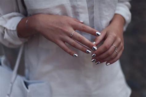 Chrome Nails La Manucure Tendance Qui Fait Le Buzz Sur Les