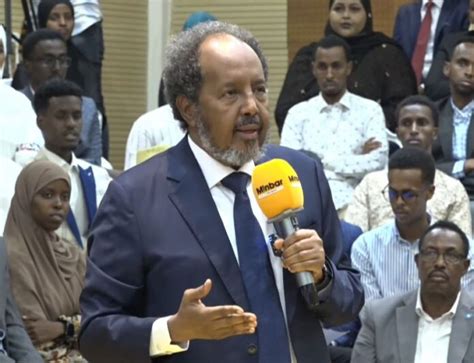 Madaxweyne Xasan Sheekh Oo Ka Hadlay Wax Ka Bedelka Dastuurka La