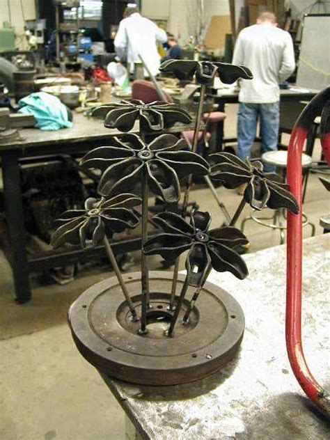 Welding Art Ideas Weldingart Welding Projects Metal Tree Metal