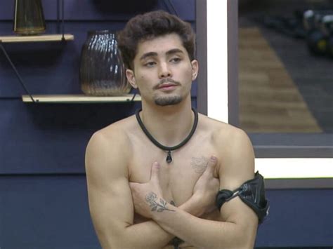 A Fazenda 16 Gui Vieira Deixa A Toalha Cair E Protagoniza Nude No Reality
