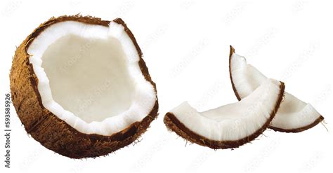 Pedaços de cocos quebrados em fundo transparente fruta coco Stock