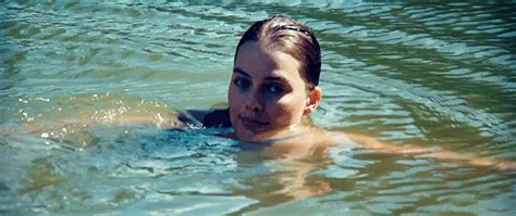 Hot Margot Robbie GIFs Barnorama