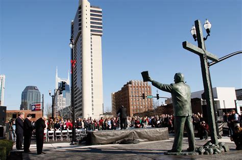 Statue Honoring Billy Grahams Evangelistic Reach On Display Baptist