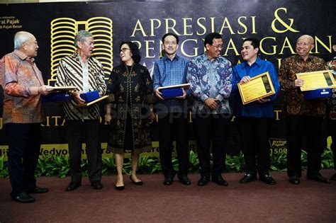 Foto Wajib Pajak Besar Peroleh Penghargaan Kepatuhan Pajak