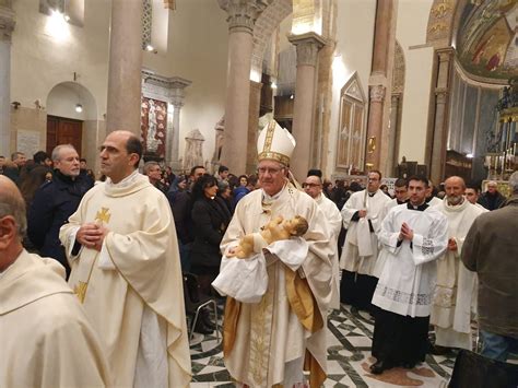 Natale A Messina Duomo Gremito Attorno Al Presepe Il Senso Della