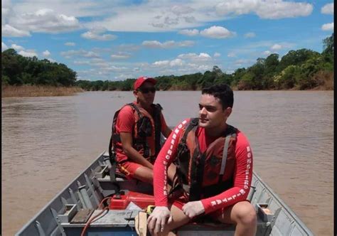 Garoto Morre Afogado Ao Jogar Rede Se Desequilibrar E Cair Do Barco