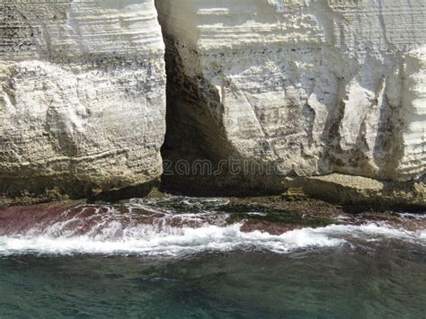 Rocas Y Acantilados De Las Piedras En El Mar En Rosh Hanikra Israel