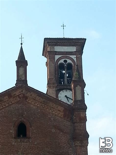 Foto Meteo Il Campanile Della Chiesa Di Villanova Del Sillaro B Meteo