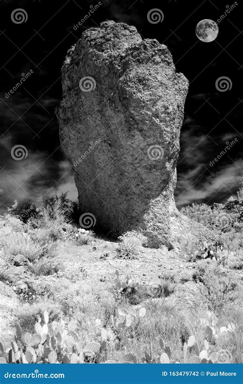 Stone Monolith Sonora Desert Moon Stock Photo Image Of Monolith