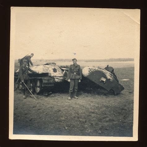 Foto zerstörter Panzer 2 WK Postimages