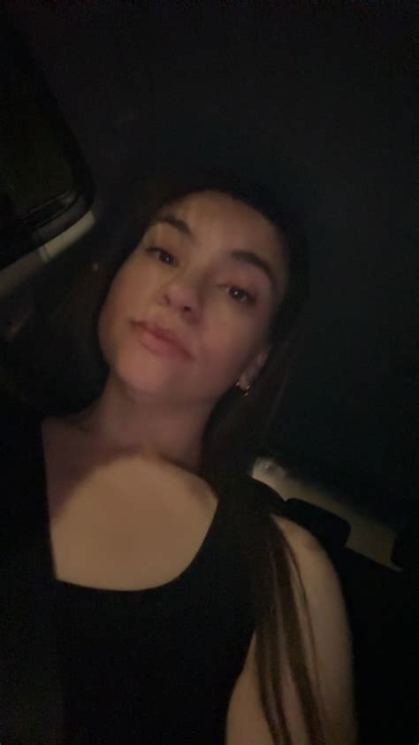 Sofia Curvy Brown Eyed Brunette Escort In Los Angeles Slixa