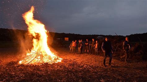 Feuriges Zeichen Gegen Wolfspolitik Europaweite Aktion Soll Zeichen