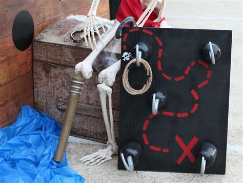 How To Make A Pirate Hook Ring Toss Game Storables