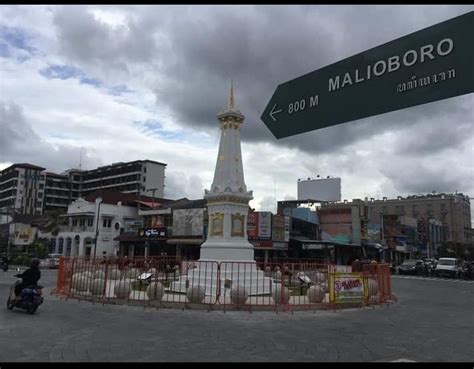 Tugu Jogja Dan Kawasan Nol Kilometer Malioboro Dipagari Warga Jogja