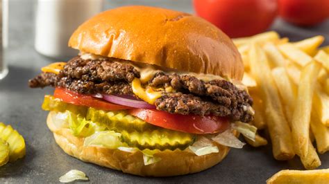 Michael Symon S Simple Tip For The Perfect Smash Burger Exclusive