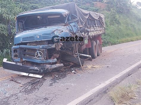 CAMINHÕES COLIDEM NA MG 179 Gazeta Machadense