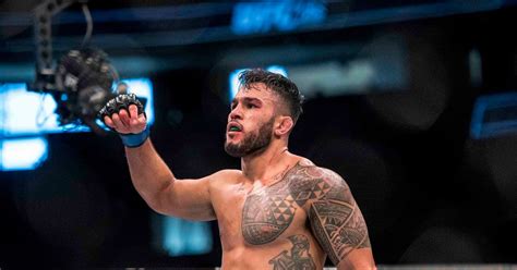 Brad Tavares Decisions Chris Weidman At UFC 292 MMAWeekly UFC